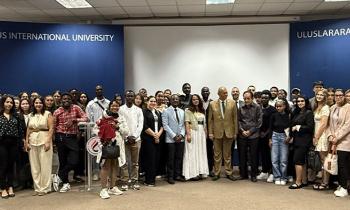 uku-romanya-buyukelcisi-ogrencilerle-bulustu